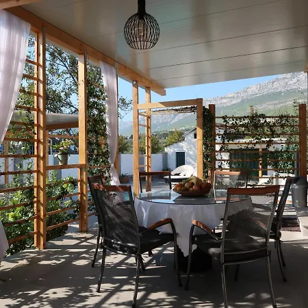 Gorgeous W Private Pool 5km From Split Dalmatia Apartman
