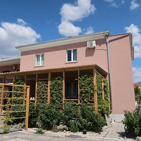 Gorgeous W Private Pool 5km From Split Dalmatia Apartman Salona