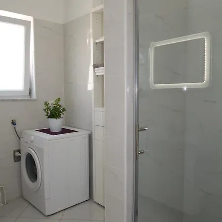 Appartamento Gorgeous W Private Pool 5km From Split Dalmatia *